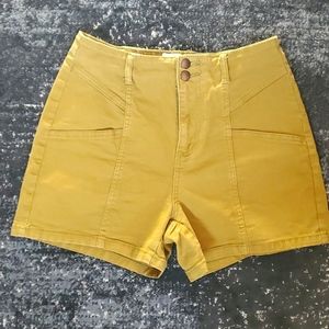 Universal Thread Shorts